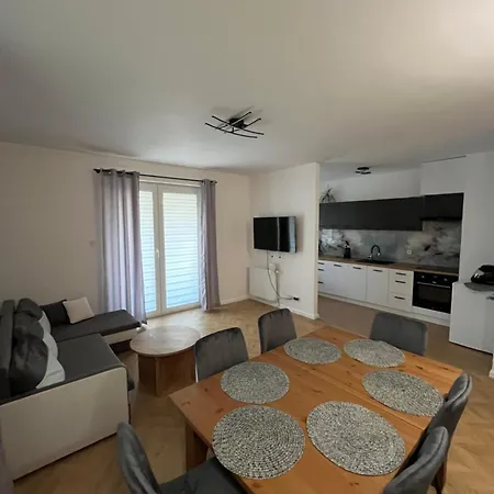 Apartament Koncertowa *